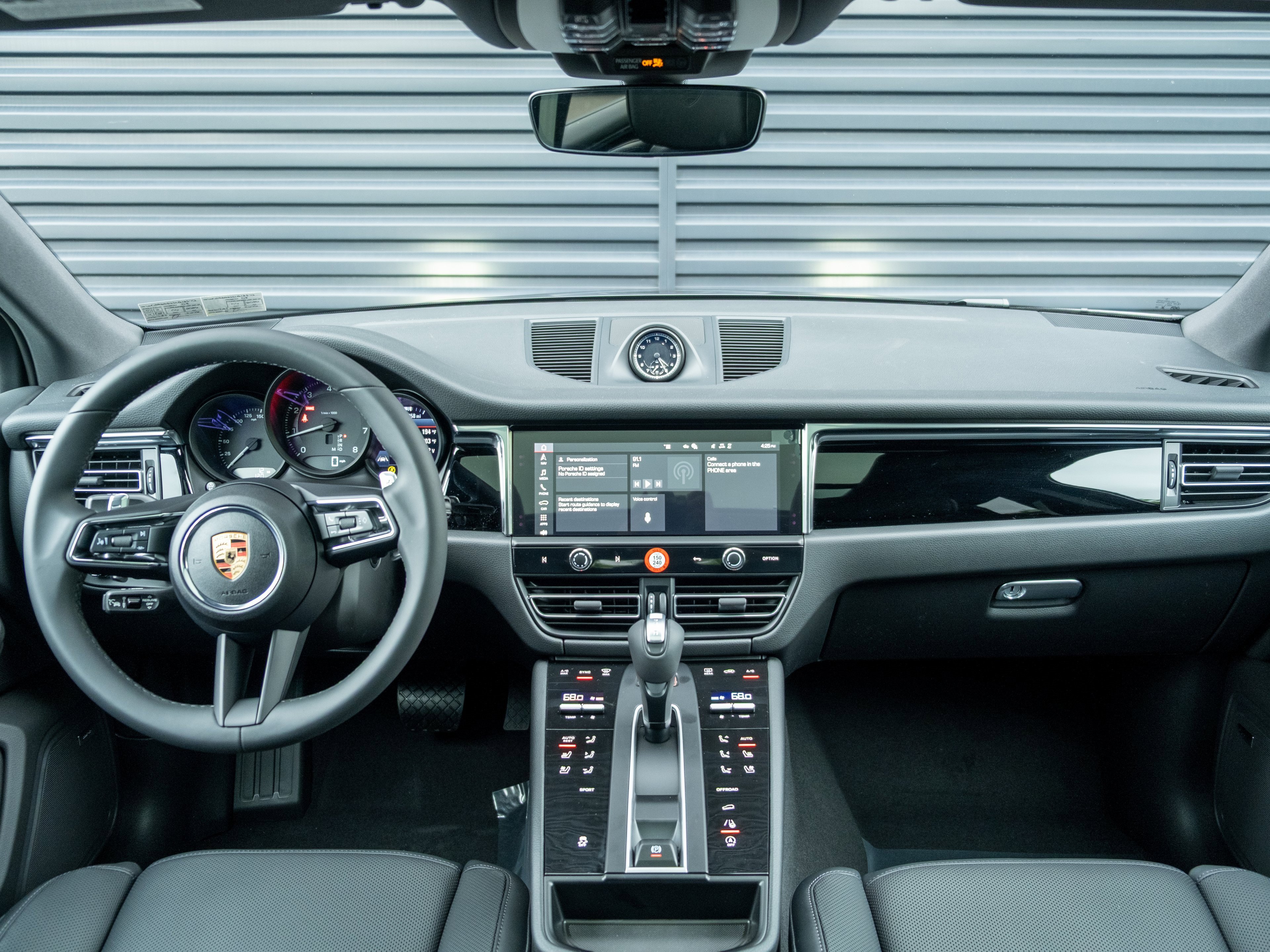 Certified 2025 Porsche Macan image 20