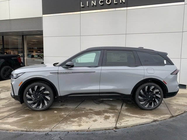 New 2026 Lincoln Nautilus Reserve w/ Jet Appearance Package AWD/4WD image 9
