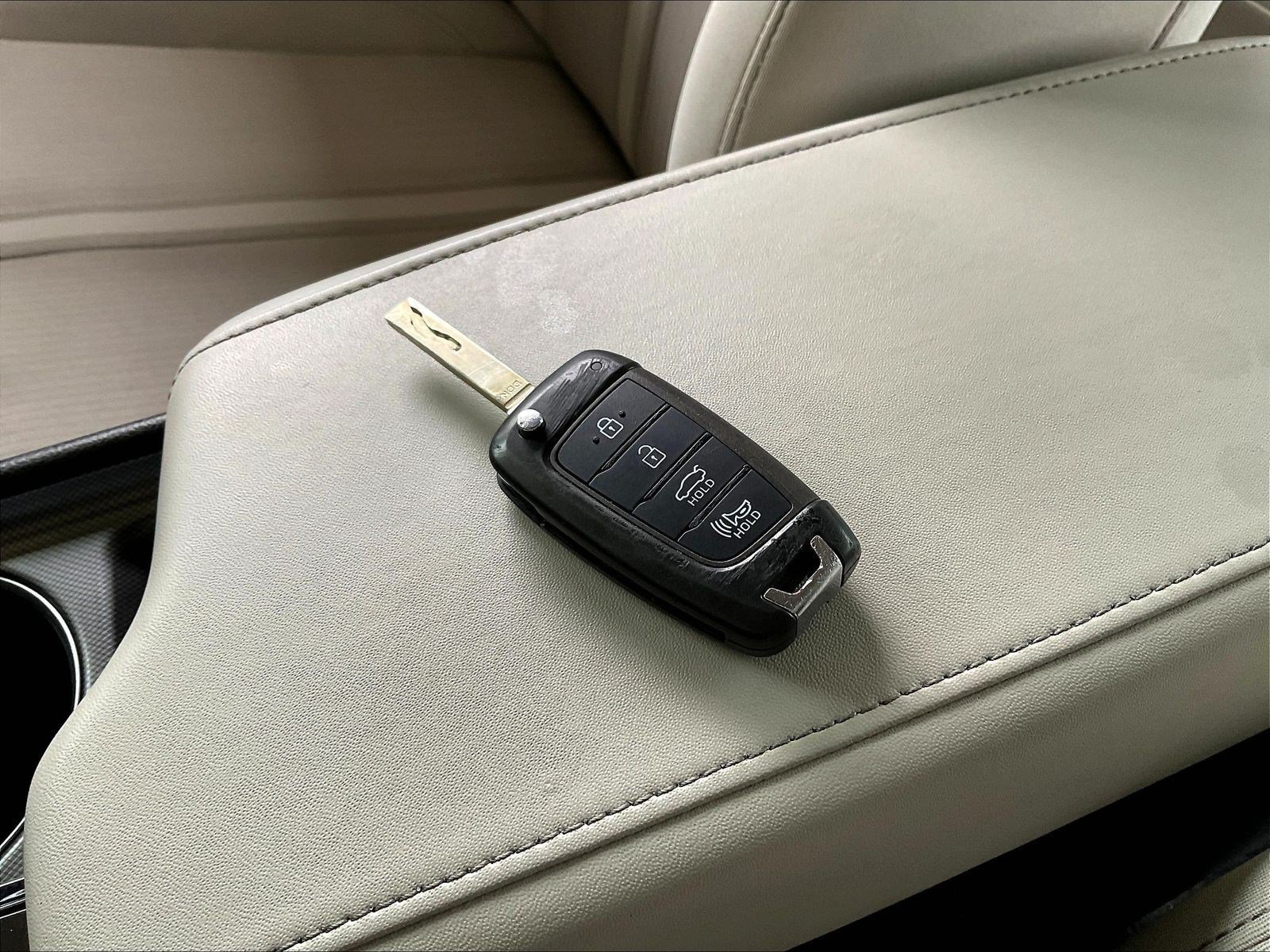 Used 2023 Hyundai Sonata SE w/ Cargo Package FWD image 31