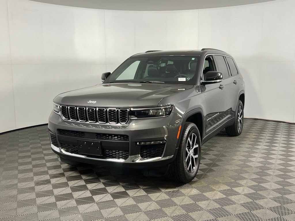 Used 2024 Jeep Grand Cherokee L Limited w/ Luxury Tech Group II image 3