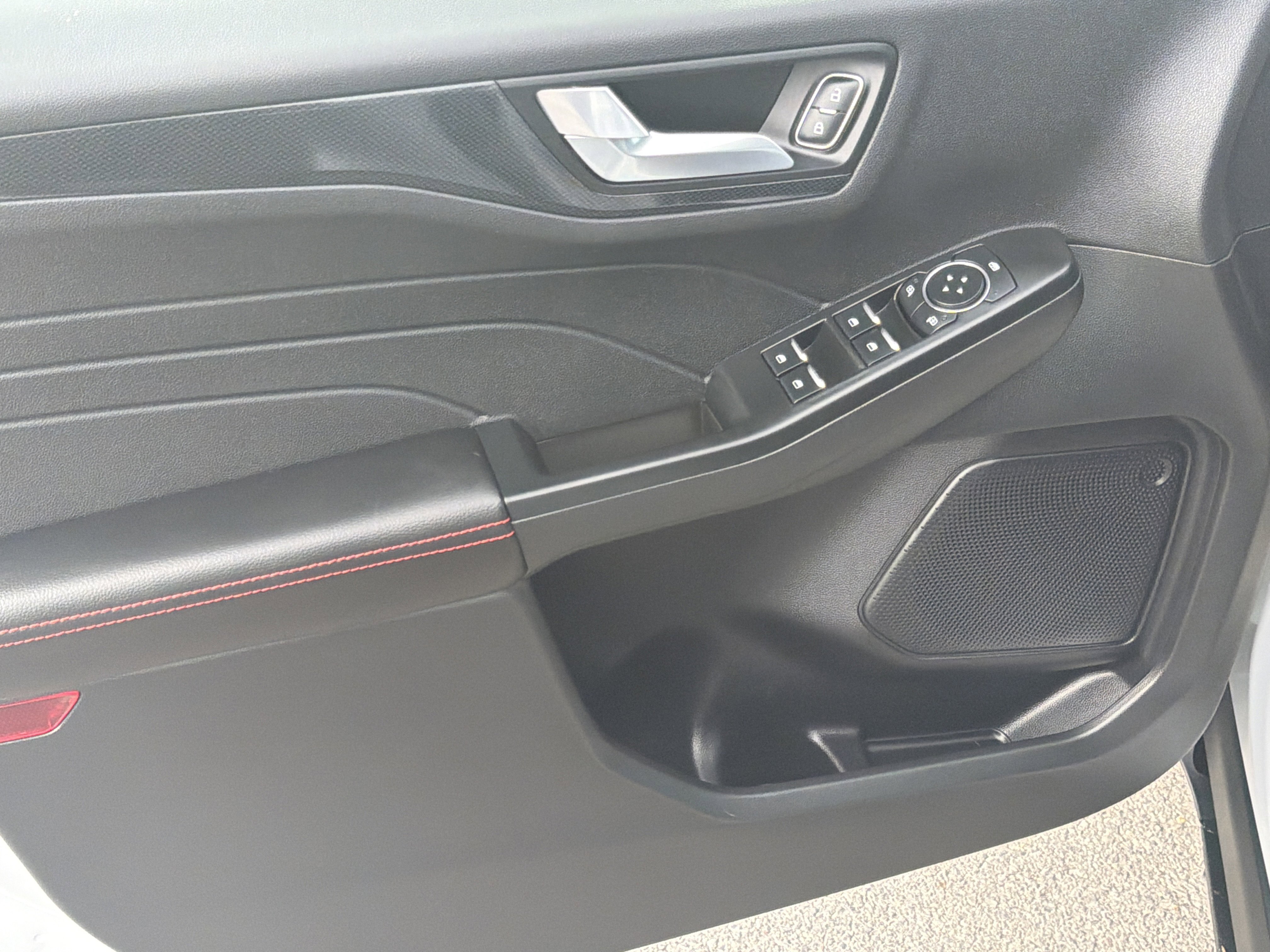 Used 2025 Ford Escape ST-Line w/ Tech Pack #1 image 15