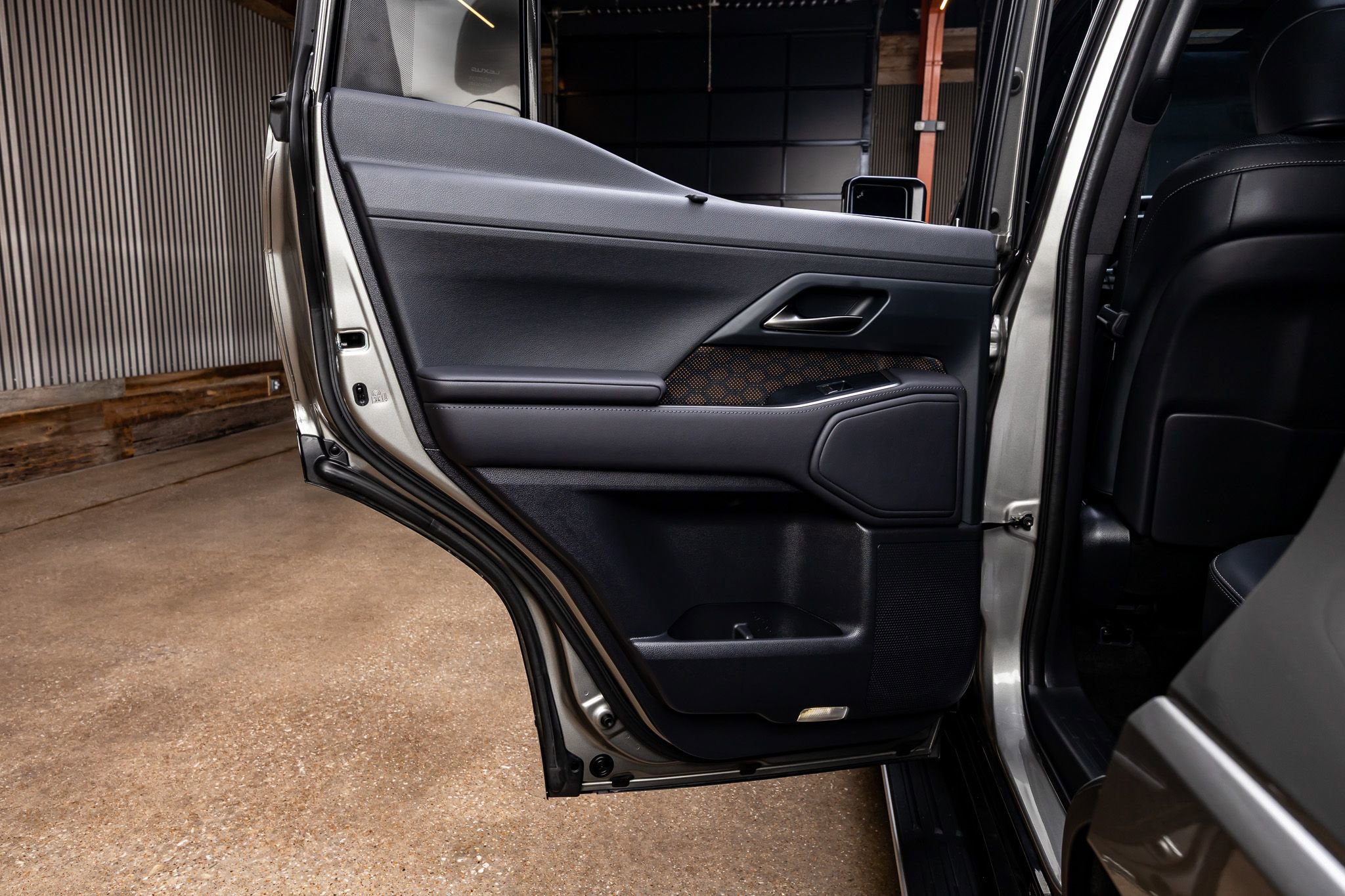 Used 2024 Lexus GX 550 w/ Accessory Package (Z1) AWD/4WD image 41
