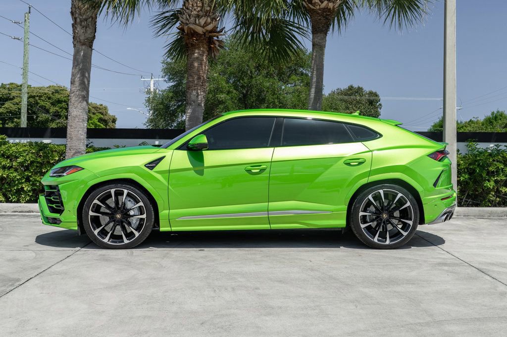 Used 2022 Lamborghini Urus AWD/4WD image 3