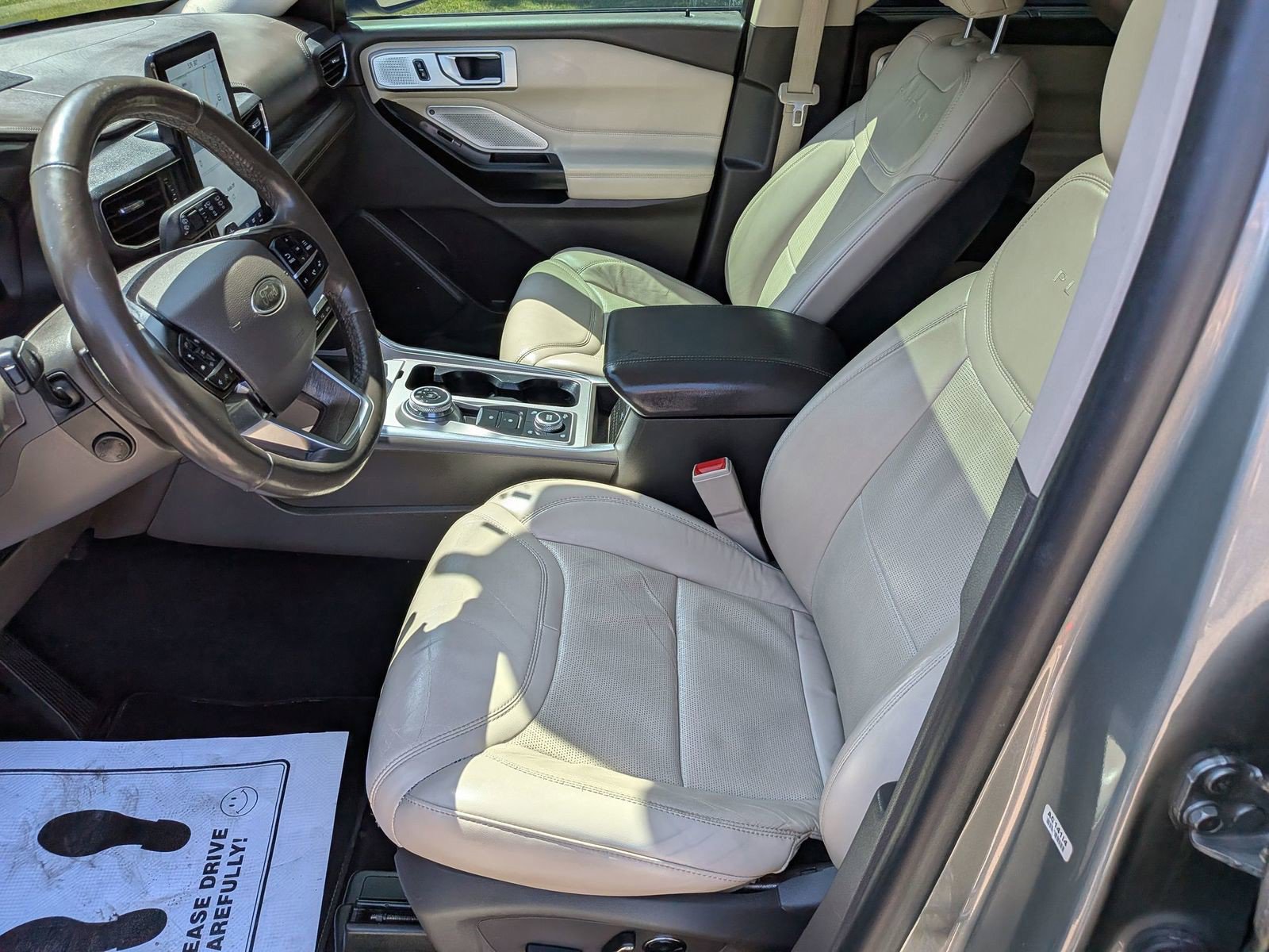 Used 2020 Ford Explorer Platinum w/ Premium Technology Package AWD/4WD image 30