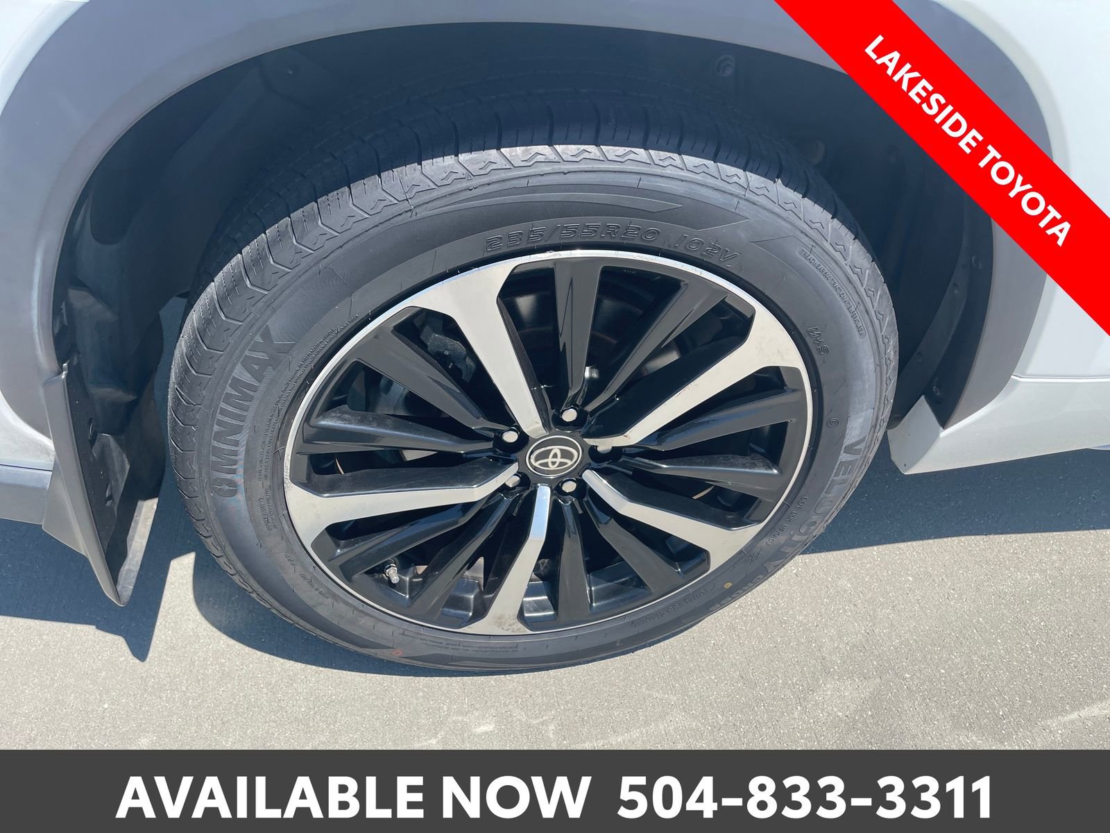 Used 2022 Toyota Highlander XSE FWD image 11