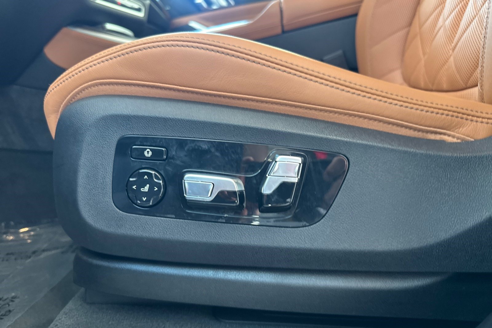 Certified 2026 BMW X5 M60i AWD/4WD image 14