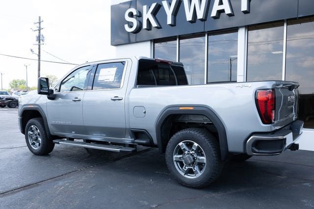 New 2026 GMC Sierra 2500 SLE image 3
