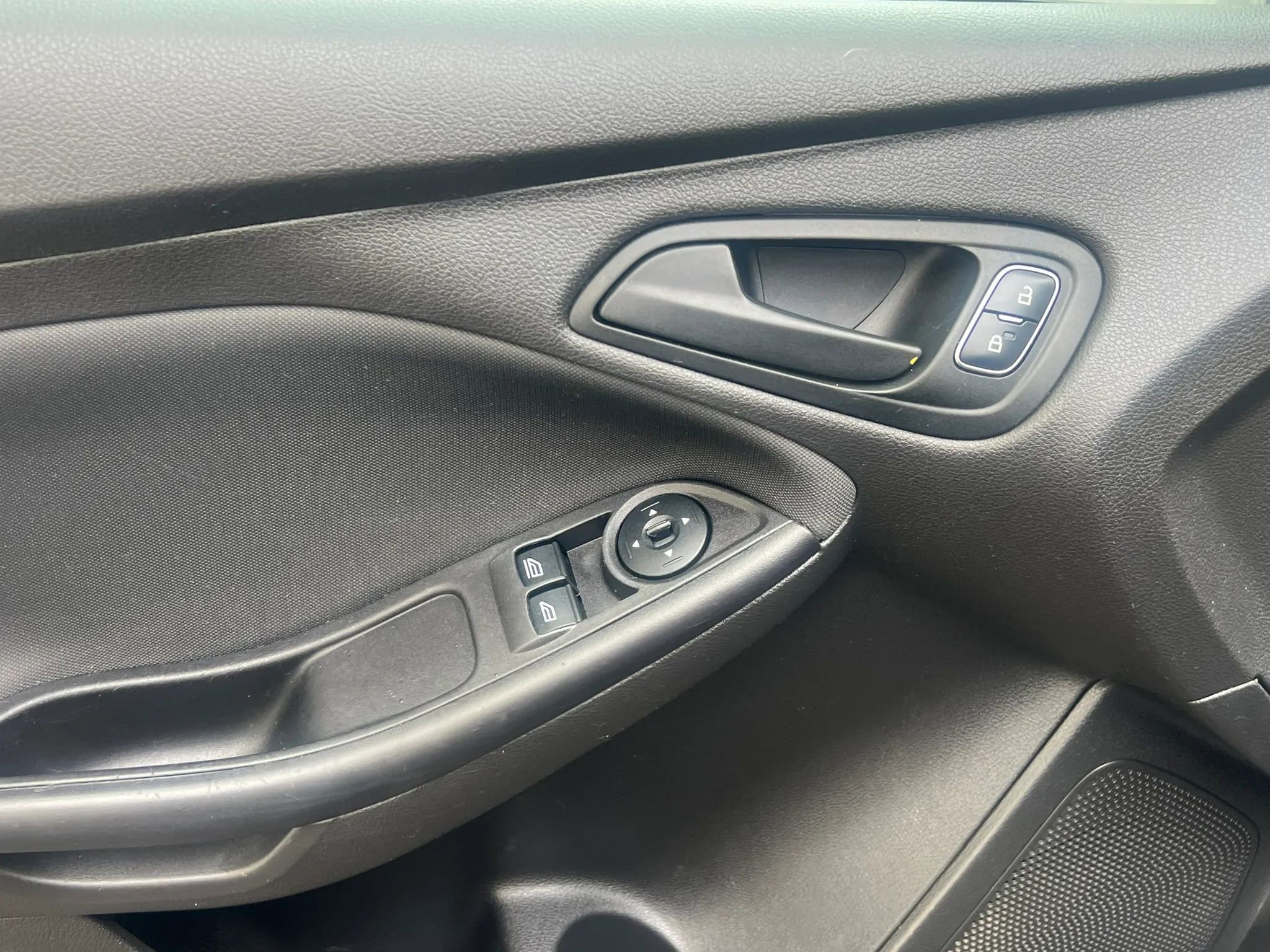 Used 2017 Ford Focus S FWD image 12