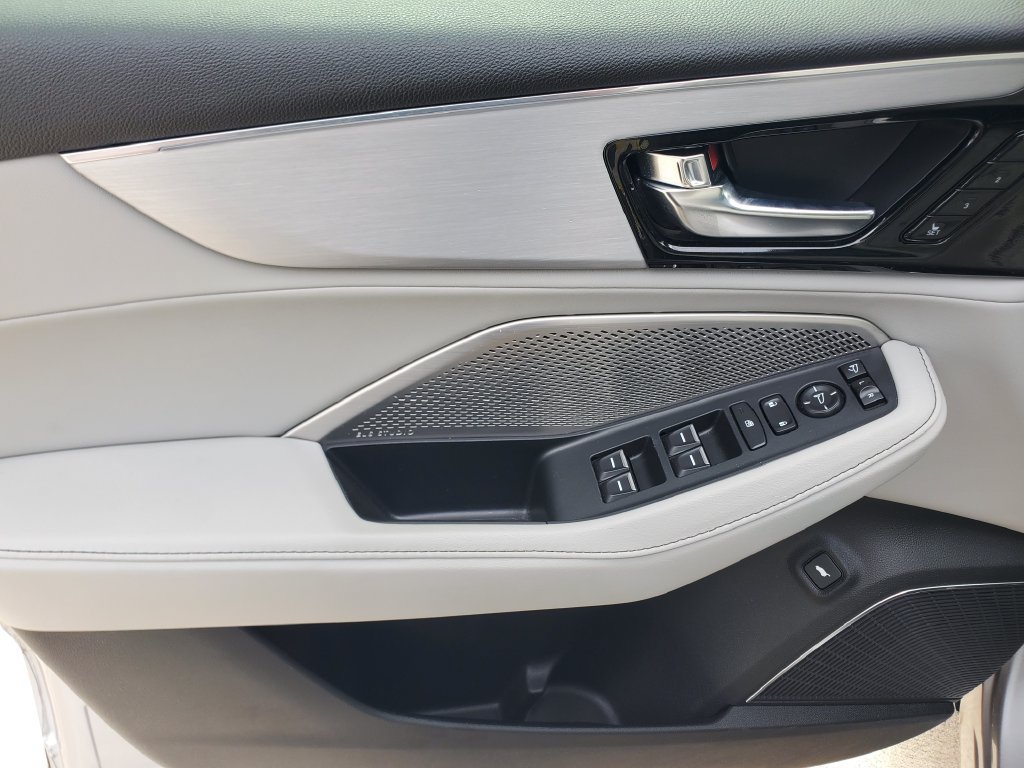 Certified 2024 Acura MDX w/ Technology Package FWD image 21