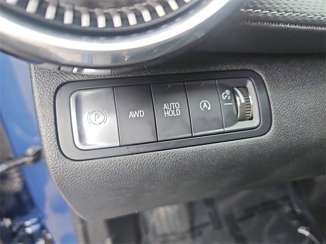 Used 2025 Chevrolet Equinox LT w/ Midnight Edition image 34