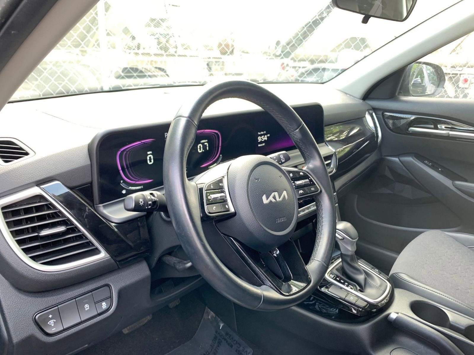 Used 2025 Kia Seltos S image 34