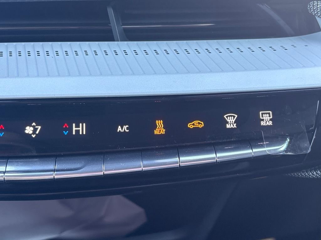 New 2026 Cadillac Optiq Luxury 2 image 22