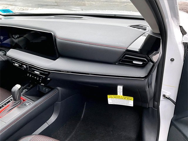 Used 2025 Nissan Kicks SR image 17