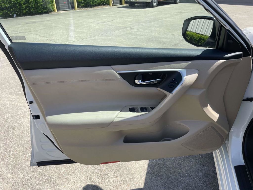Used 2016 Nissan Altima 2.5 SL w/ 2.5 Technology w/LED Package FWD image 15
