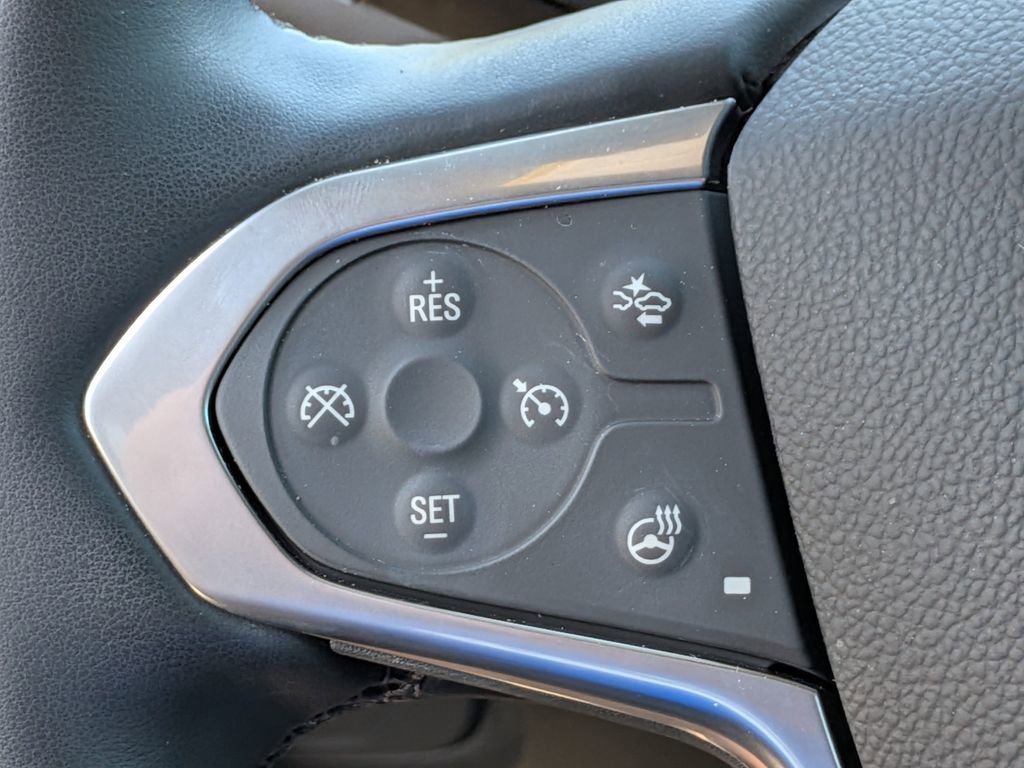 Used 2023 Chevrolet Traverse Premier FWD image 27