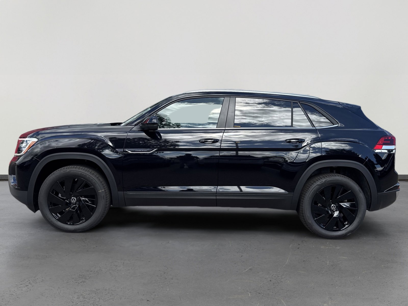 New 2026 Volkswagen Atlas Cross Sport SE image 3