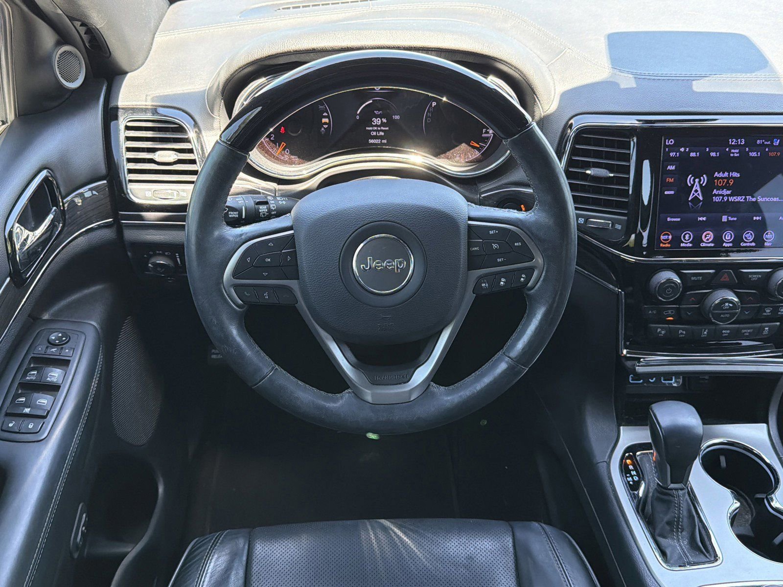 Used 2019 Jeep Grand Cherokee Overland AWD/4WD image 15