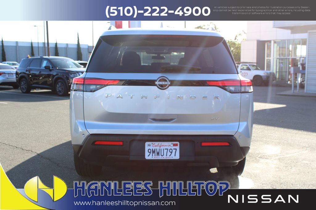 Certified 2024 Nissan Pathfinder SV image 8