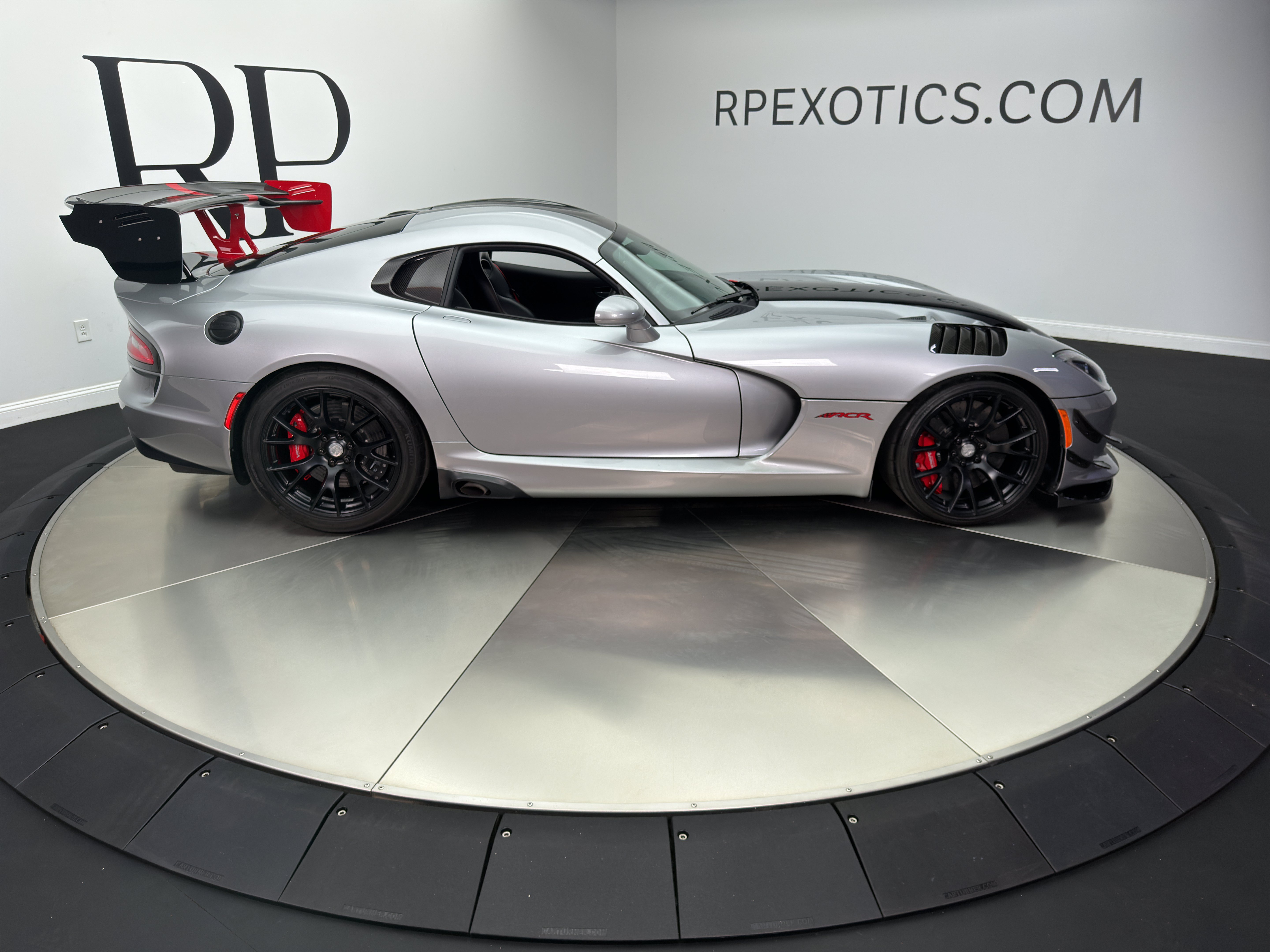 Used 2016 Dodge Viper GTC w/ ACR Package RWD image 9