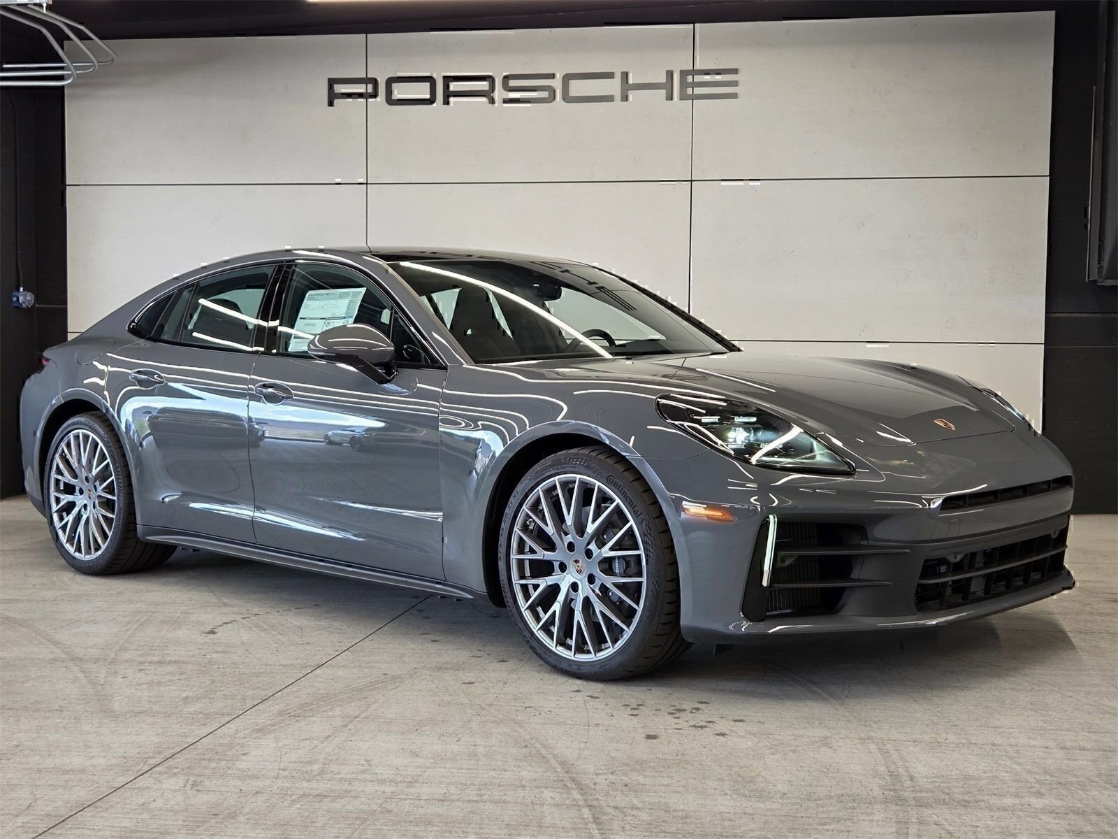 Certified 2025 Porsche Panamera RWD image 29