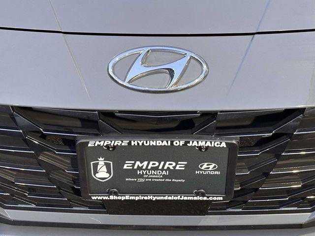 Certified 2023 Hyundai Elantra Limited w/ Cargo Package FWD image 7