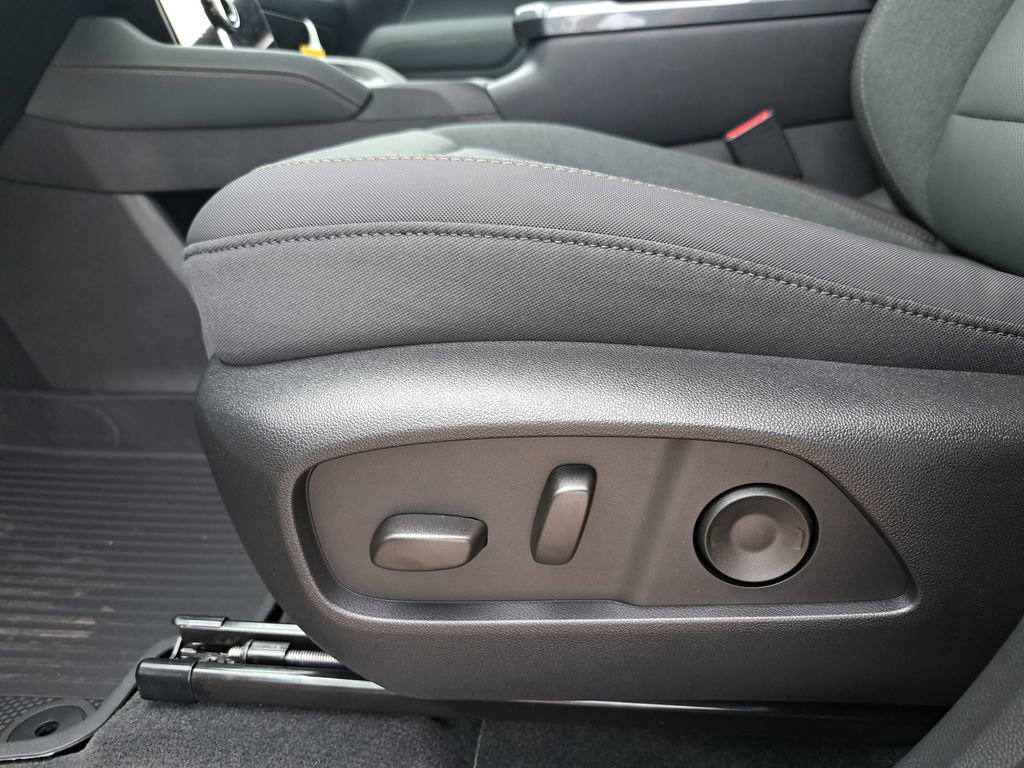 New 2026 GMC Terrain AT4 w/ LPO, Floor Liner Package AWD/4WD image 32