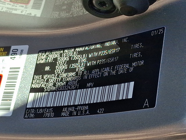 Certified 2025 Toyota Sienna XLE FWD image 26