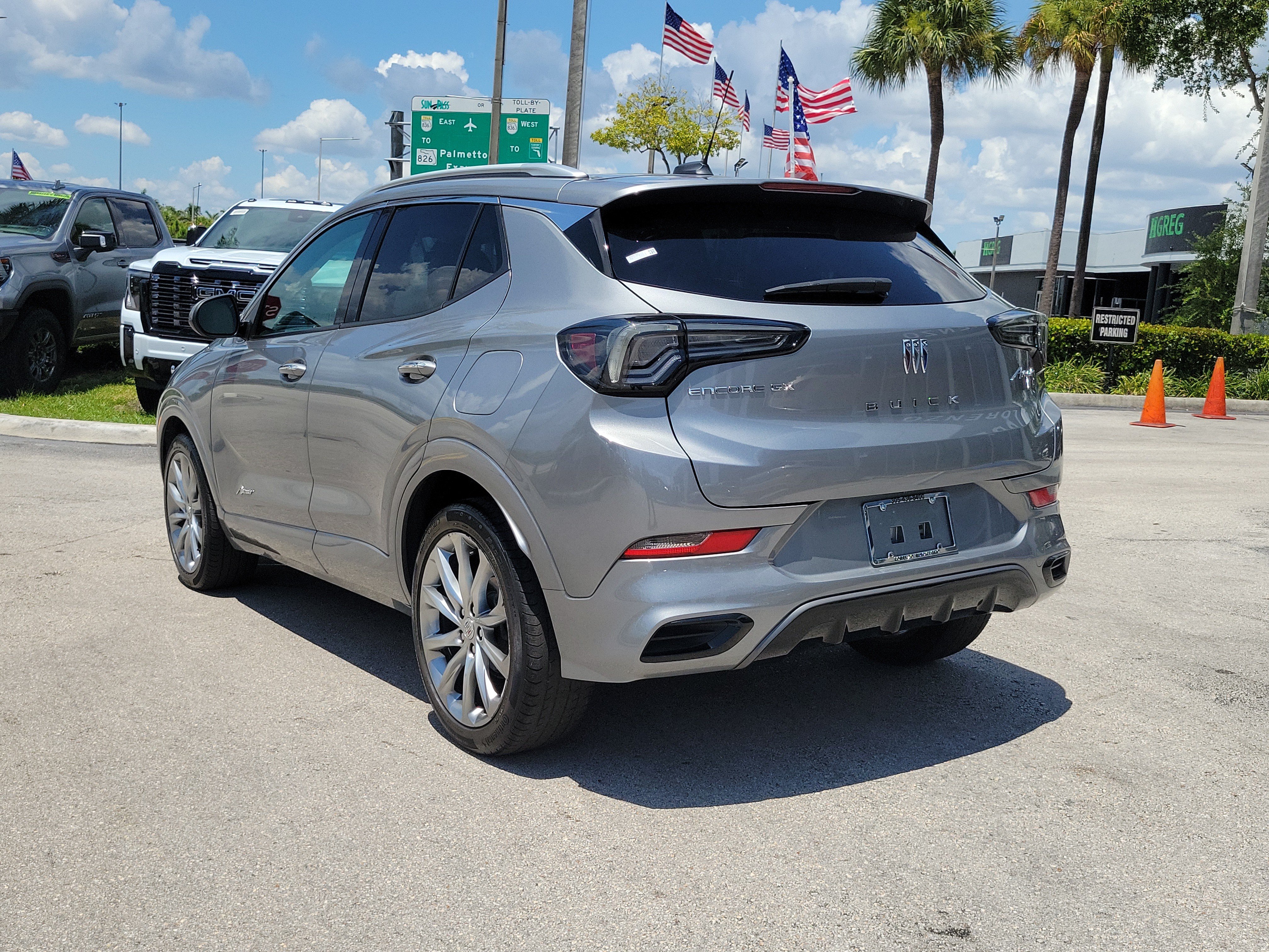 Used 2024 Buick Encore GX Avenir FWD image 7