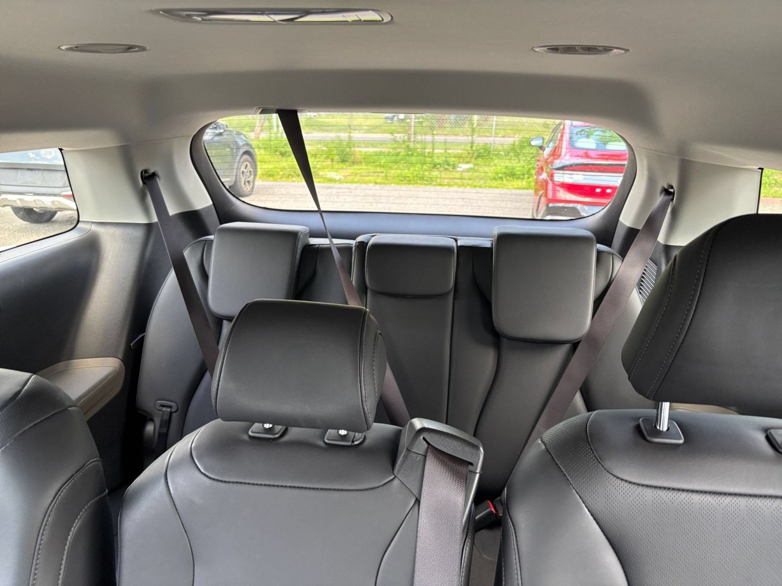 Used 2026 Kia Carnival FWD image 31