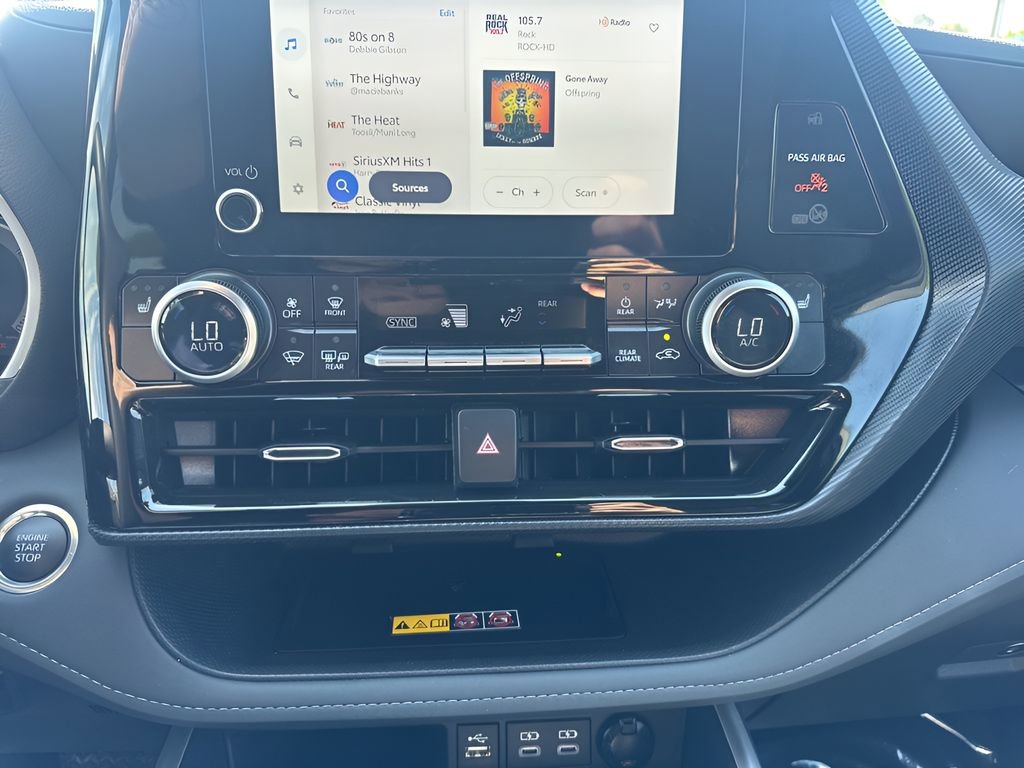 Used 2025 Toyota Highlander Limited image 20