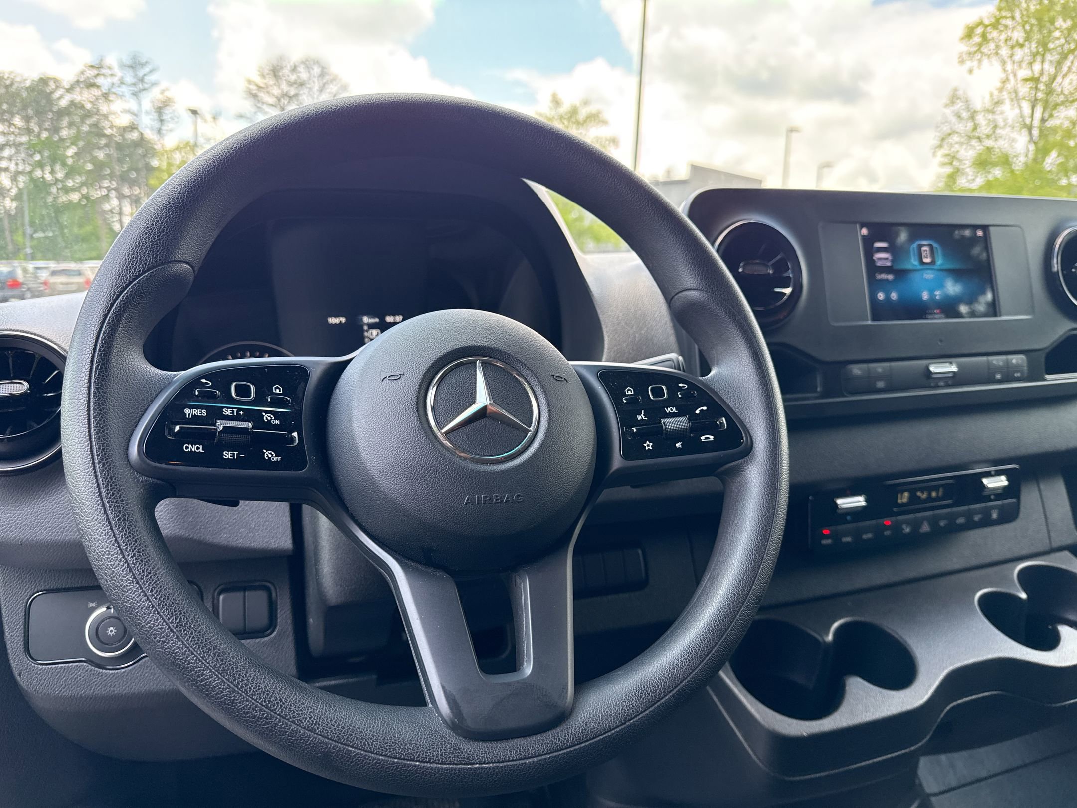 Used 2024 Mercedes-Benz Sprinter 2500 image 15
