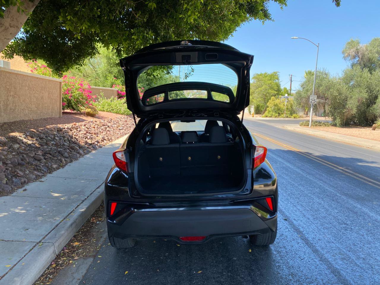 Used 2018 Toyota C-HR XLE FWD image 10