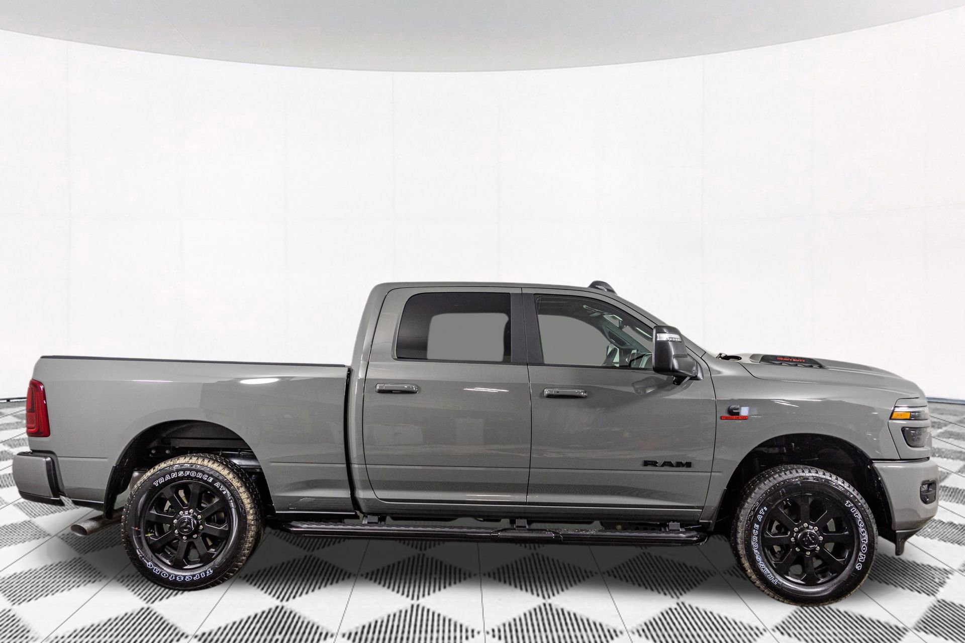 New 2026 RAM 2500 Laramie AWD/4WD image 16