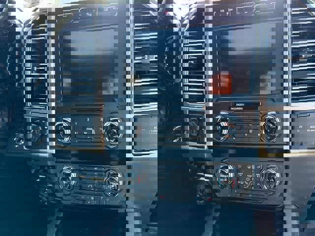 Used 2020 Ford F350 Platinum w/ FX4 Off-Road Package image 16