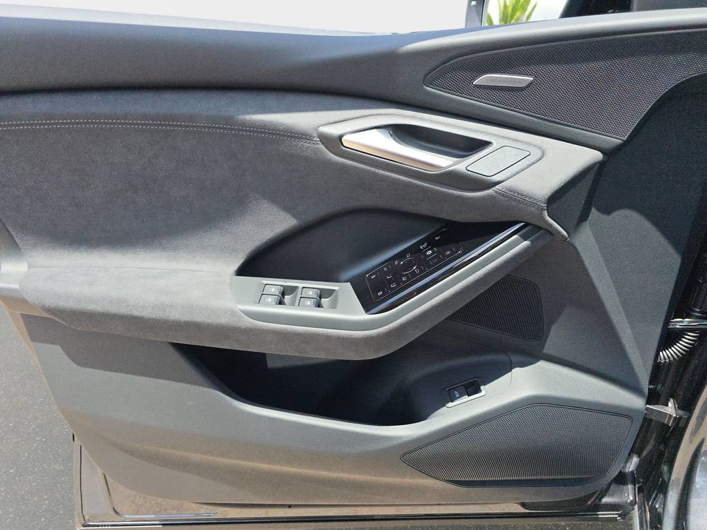 New 2027 Audi SQ6 e-tron Premium Plus AWD/4WD image 18