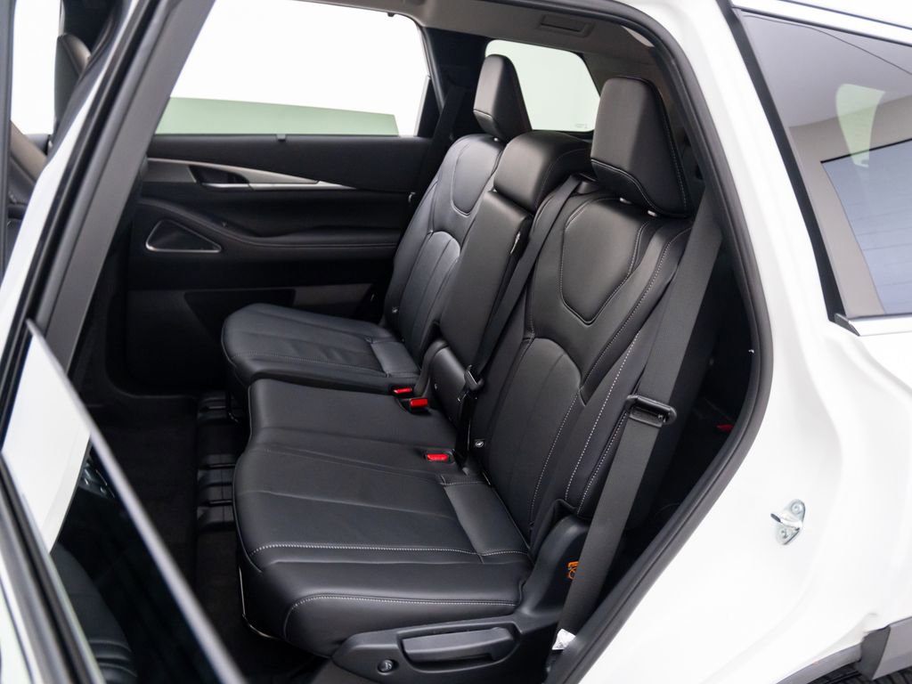 Certified 2025 INFINITI QX60 Luxe image 16