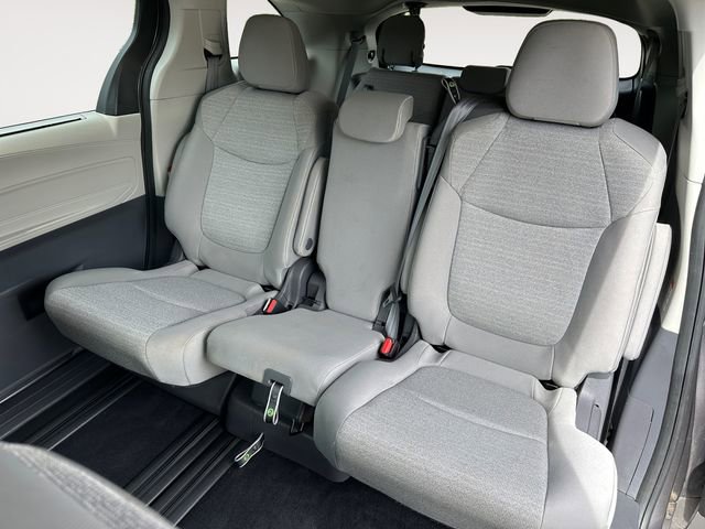 Used 2021 Toyota Sienna LE image 13