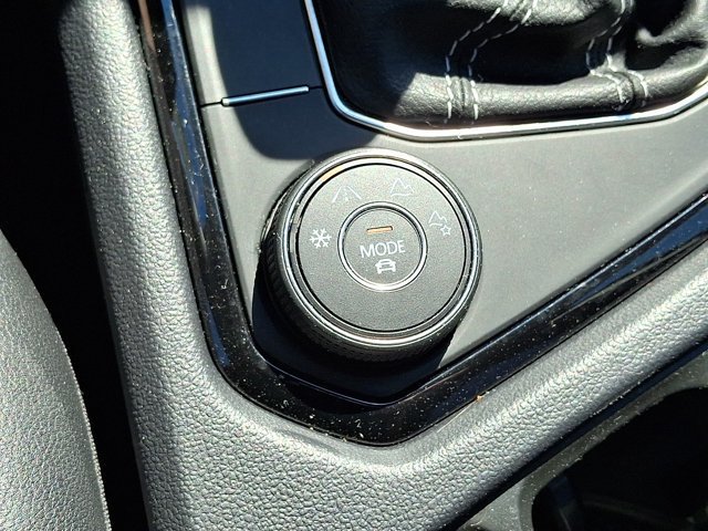 Certified 2022 Volkswagen Taos SEL AWD/4WD image 32