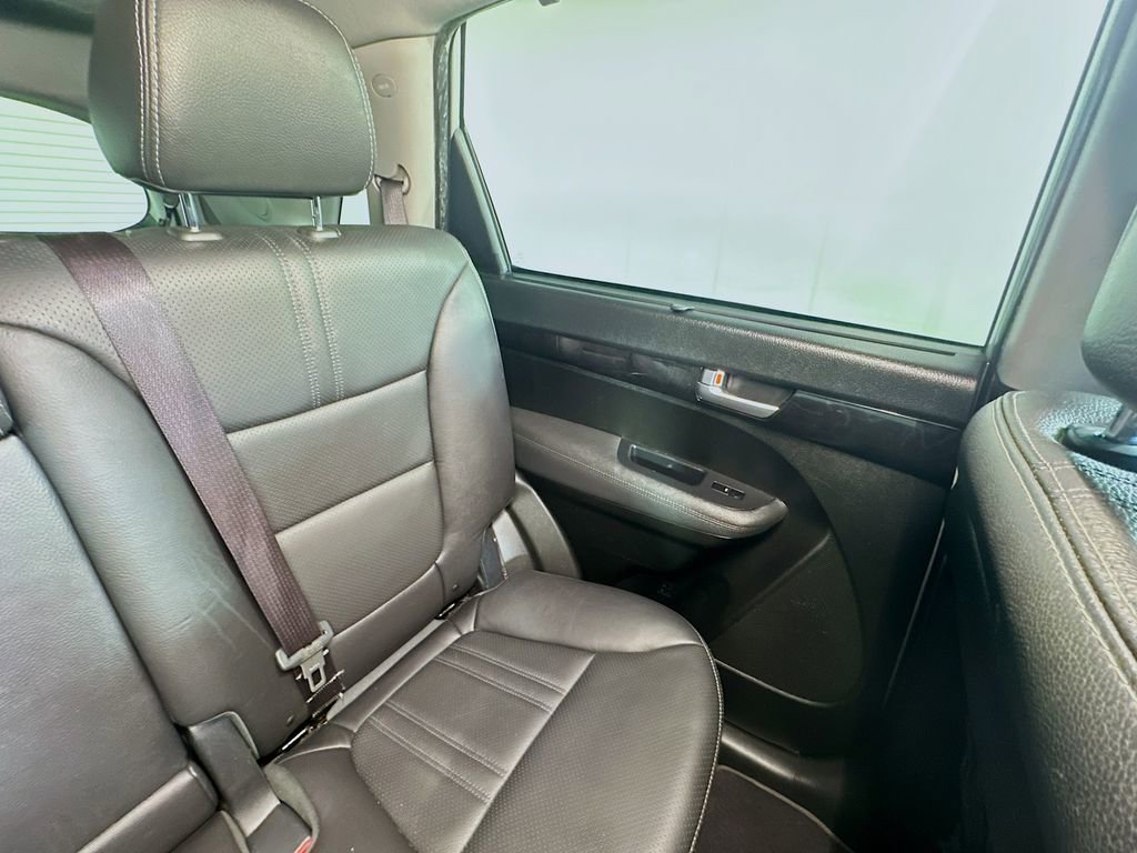 Used 2014 Kia Sorento SX w/ 3rd Row Package FWD image 14
