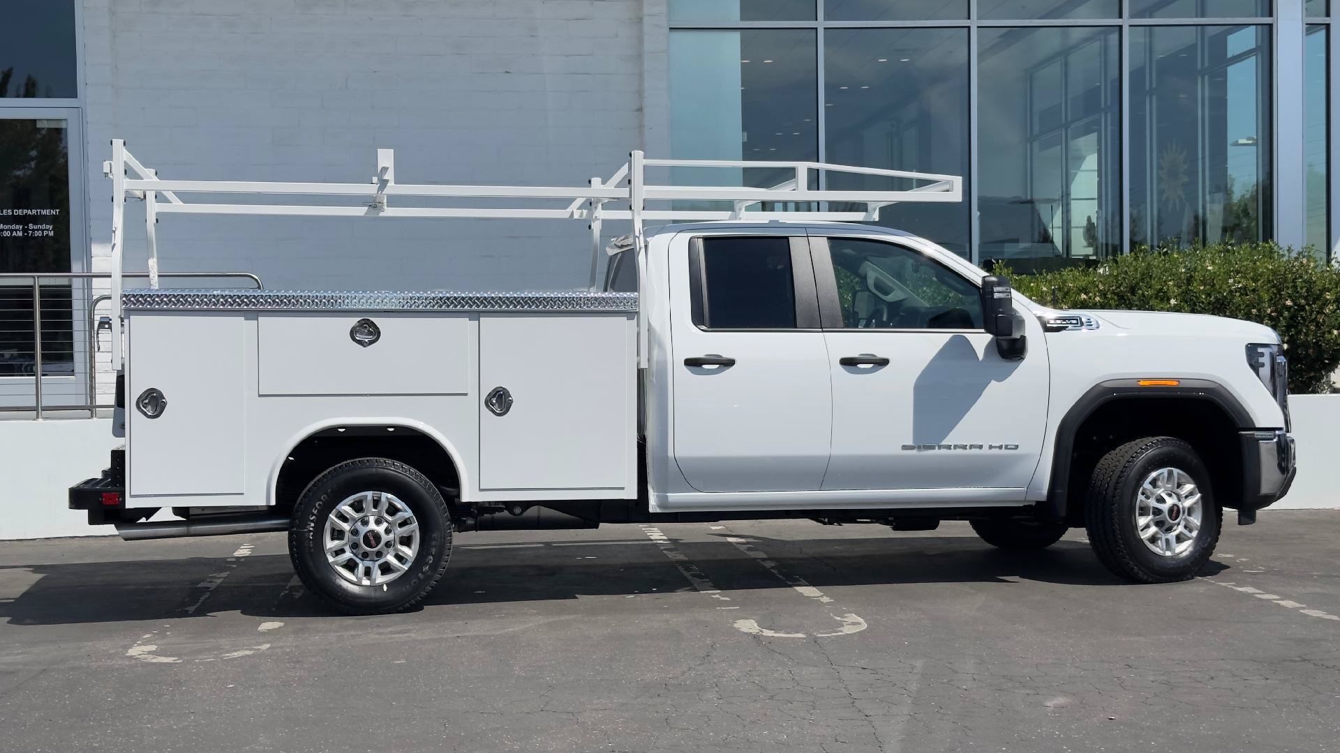 New 2026 GMC Sierra 2500 Pro w/ Convenience Package AWD/4WD image 3
