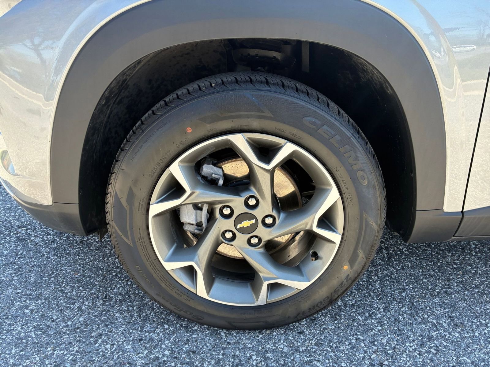 Used 2025 Chevrolet Trax LT image 24