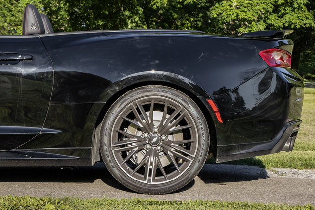 Used 2018 Chevrolet Camaro ZL1 w/ LPO, ZL1 Protection Package RWD image 5