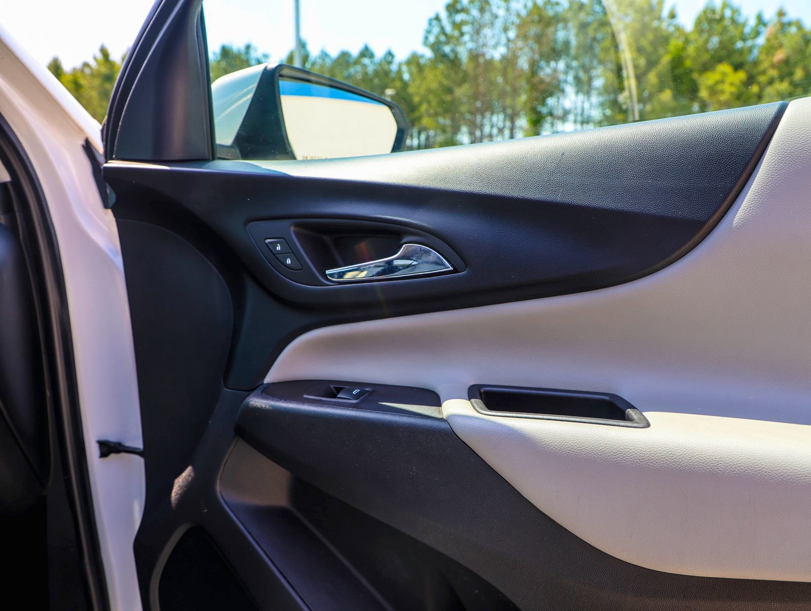 Used 2021 Chevrolet Equinox LT FWD image 11