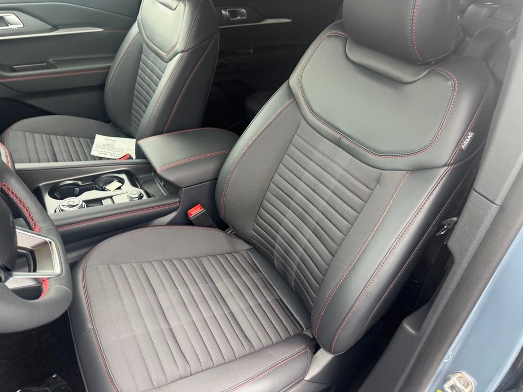 New 2026 Ford Explorer ST-Line w/ ST-Line Street Pack AWD/4WD image 19