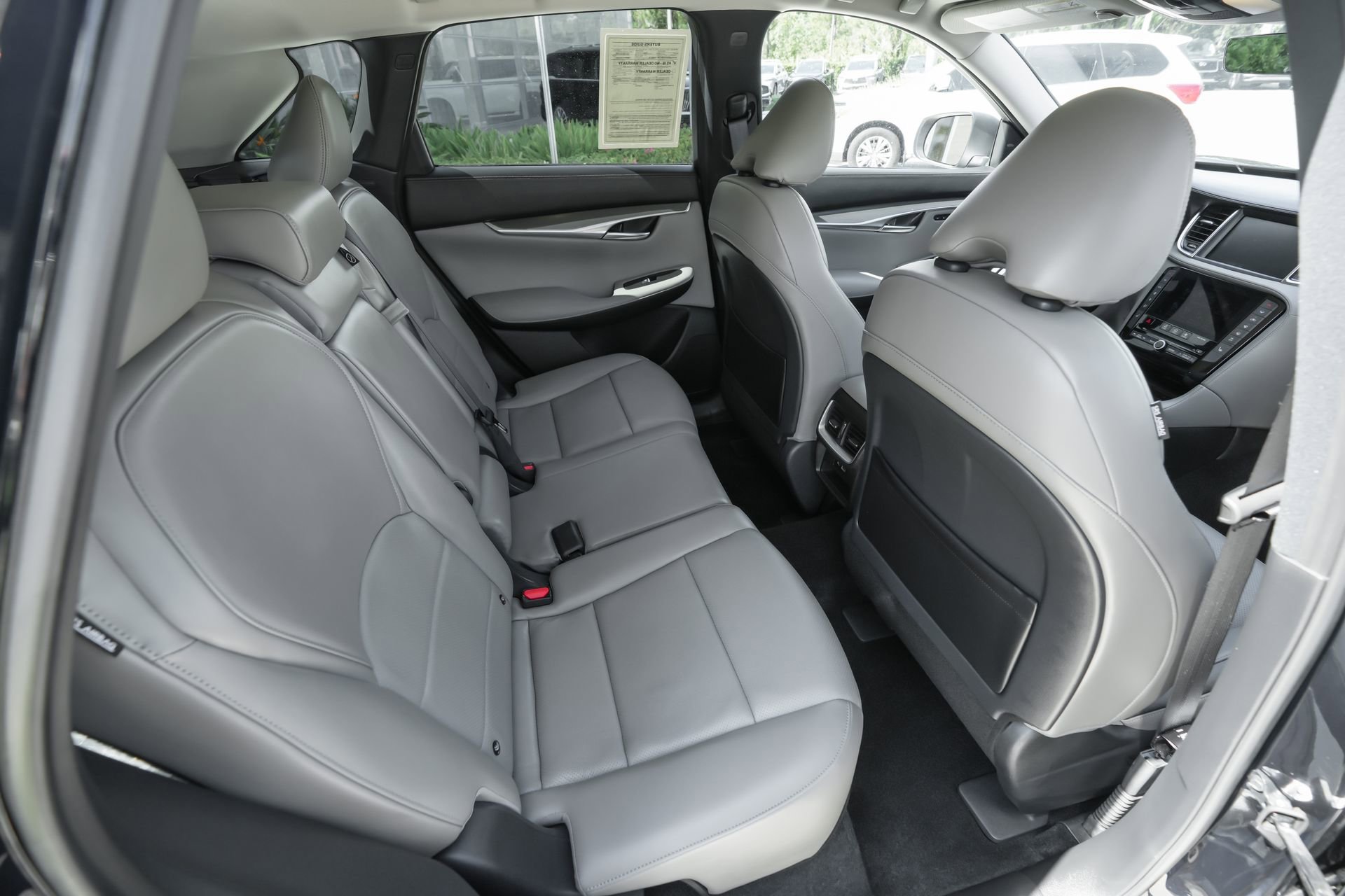 Used 2025 INFINITI QX50 Luxe image 32