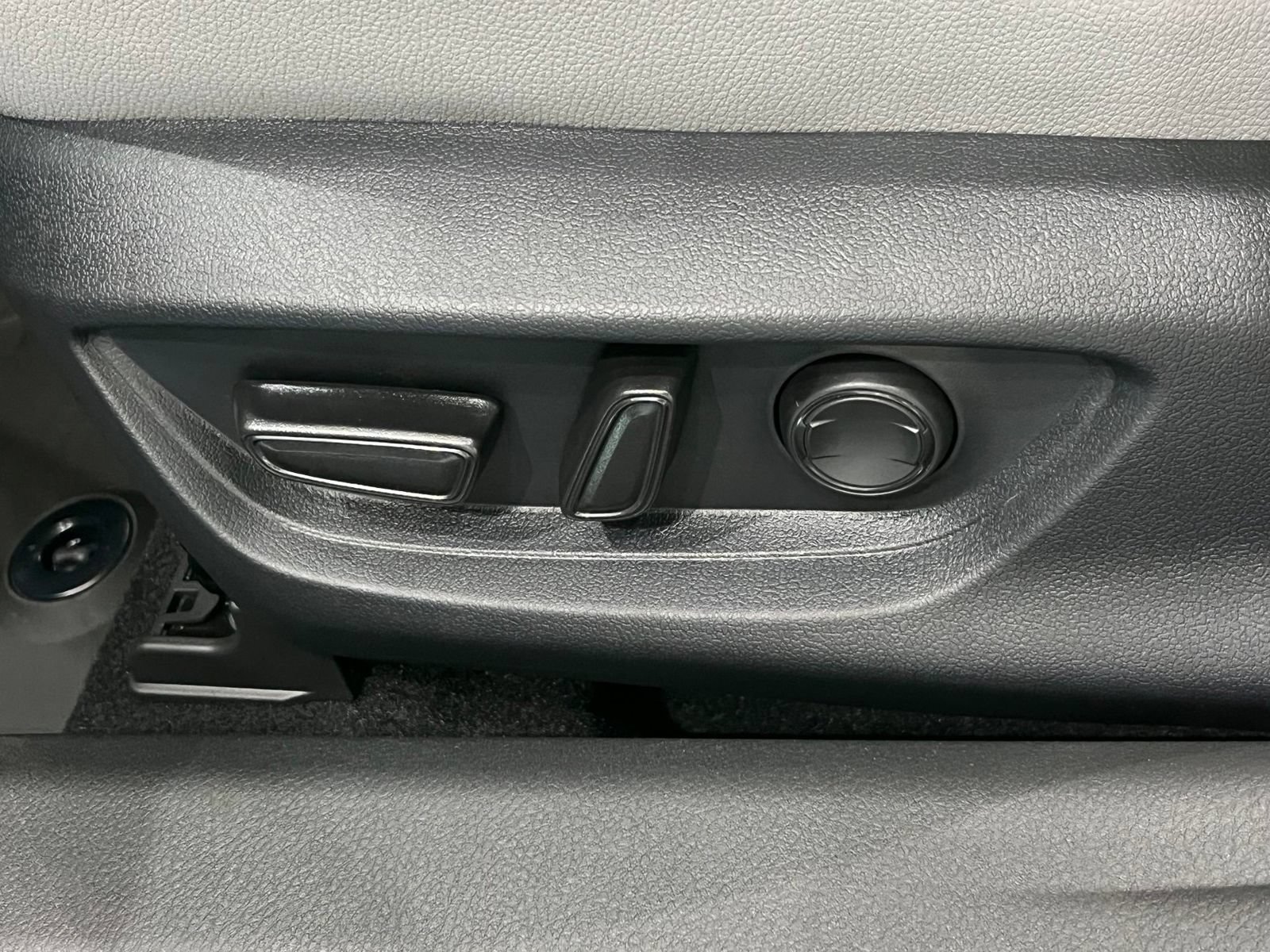 New 2026 Toyota Camry SE FWD image 17