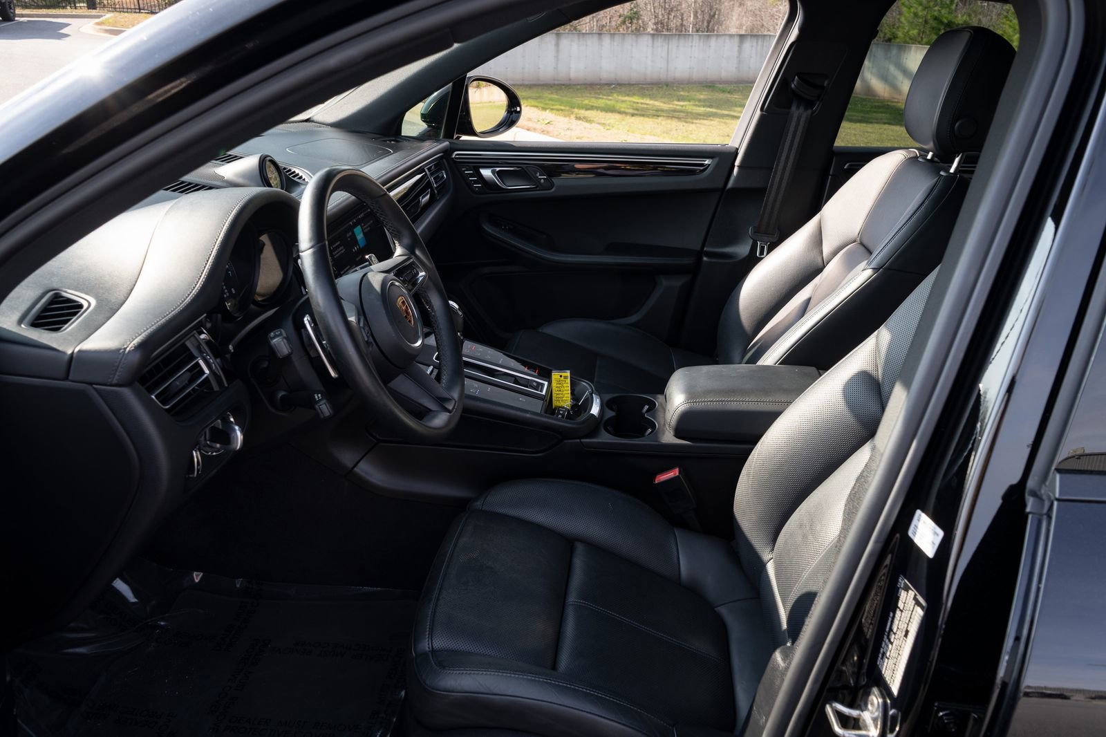 Used 2022 Porsche Macan Base w/ Premium Package Plus image 14