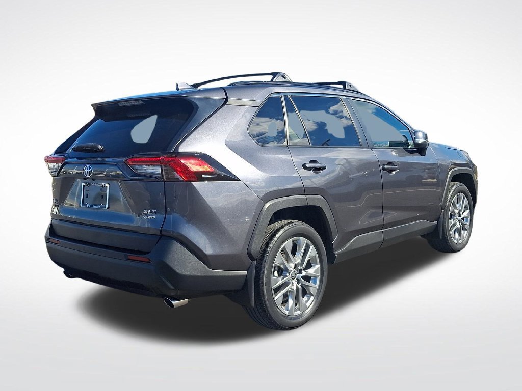 Used 2023 Toyota RAV4 XLE Premium AWD/4WD image 6