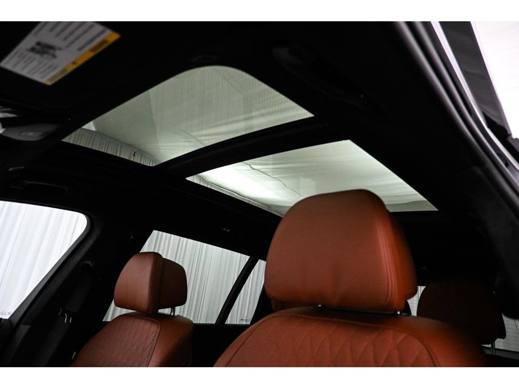 Used 2025 BMW X7 M60i AWD/4WD image 13
