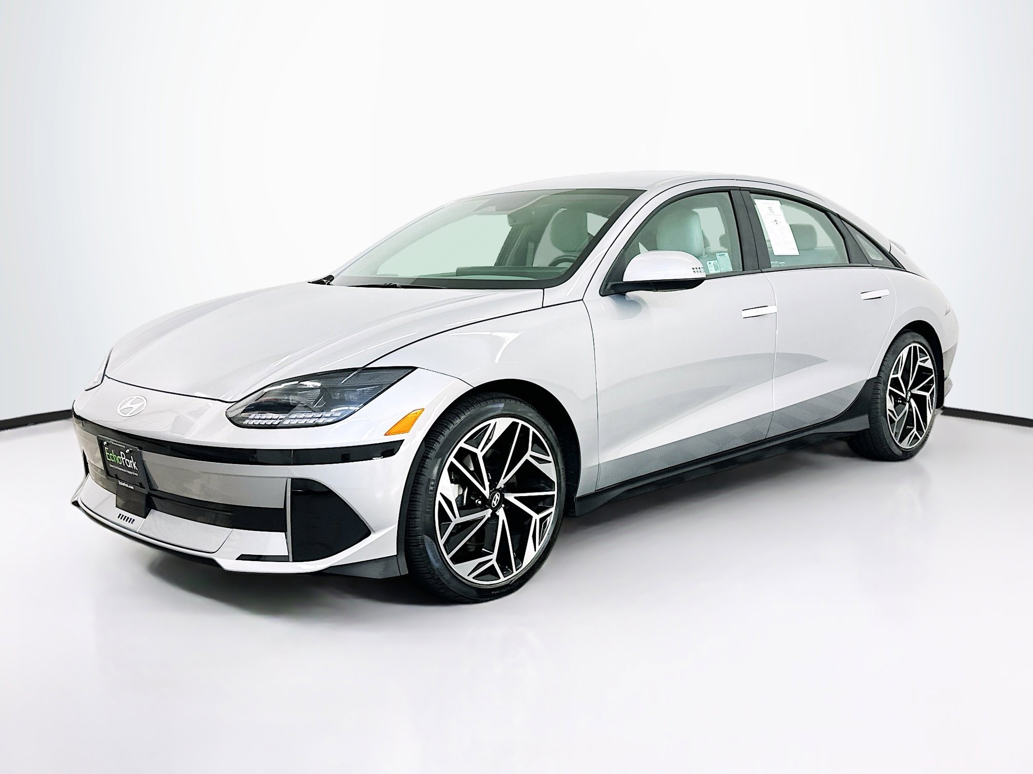 Used 2024 Hyundai Ioniq 6 SEL image 3